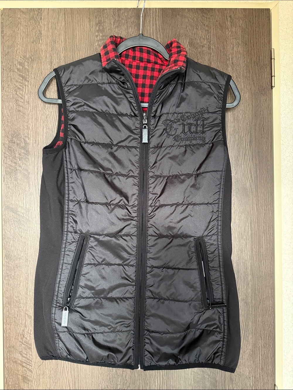 Cowgirl Tuff Company vest. Size S.